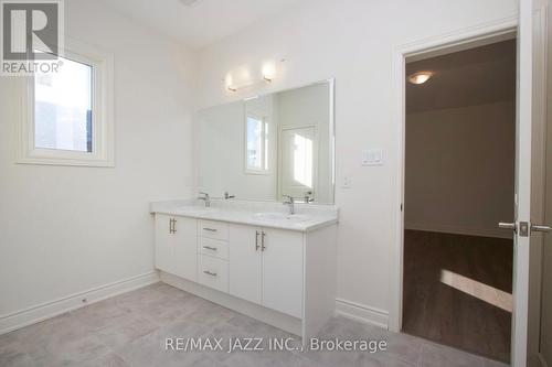 2217 Crystal Drive, Oshawa (Kedron), ON - Indoor Photo Showing Bathroom