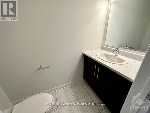 588 Lilith Street, Ottawa, ON - Indoor Photo Showing Bathroom