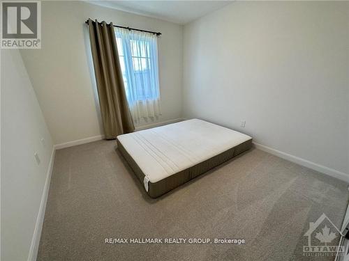 588 Lilith Street, Ottawa, ON - Indoor Photo Showing Bedroom