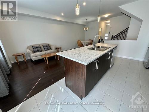 588 Lilith Street, Ottawa, ON - Indoor Photo Showing Kitchen With Double Sink With Upgraded Kitchen