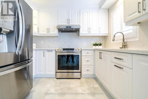 42 Kenhatch Boulevard, Toronto (Agincourt North), ON - Indoor Photo Showing Kitchen With Stainless Steel Kitchen With Upgraded Kitchen