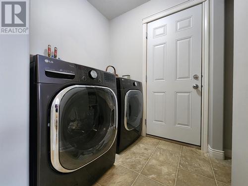 1551 View Drive, Quesnel, BC - Indoor Photo Showing Laundry Room