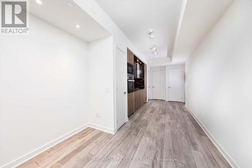 1014 - 11 Yorkville Avenue, Toronto, ON - Indoor Photo Showing Other Room