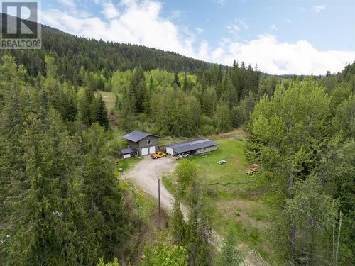 Plenty of radius to turn trailers - 68 Specht Road, Cherryville, BC 