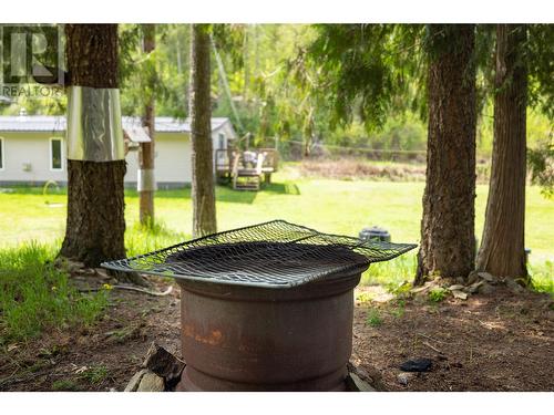 Fire Pit - 68 Specht Road, Cherryville, BC 