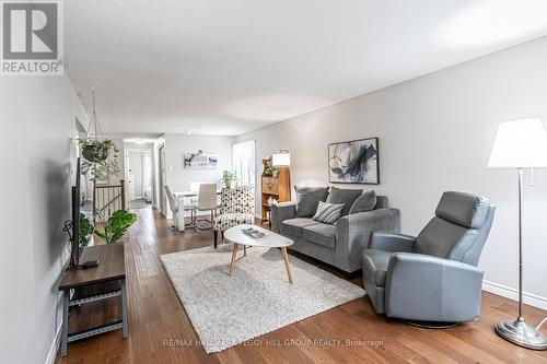 58 Laidlaw Drive, Barrie, ON - Indoor Photo Showing Living Room