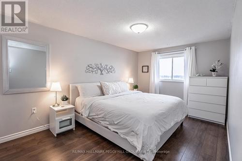 58 Laidlaw Drive, Barrie, ON - Indoor Photo Showing Bedroom