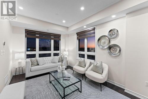 340 Lagerfeld Drive, Brampton, ON - Indoor Photo Showing Living Room