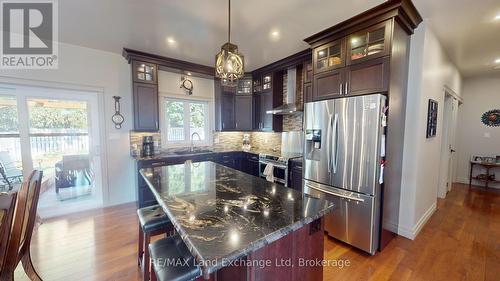 661 Gloria Street, North Huron (Blyth), ON - Indoor Photo Showing Kitchen With Upgraded Kitchen