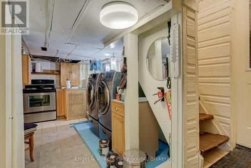 42 Emily Street, Parry Sound, ON - Indoor Photo Showing Laundry Room