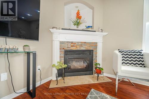 306 Howard Crescent, Orangeville, ON - Indoor Photo Showing Living Room With Fireplace