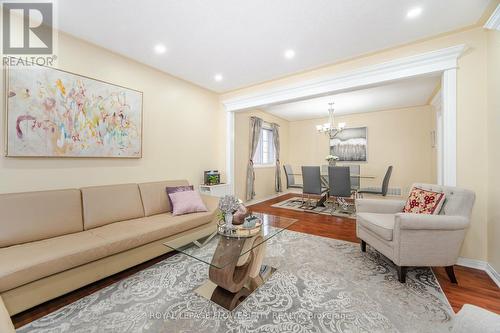 306 Howard Crescent, Orangeville, ON - Indoor Photo Showing Living Room