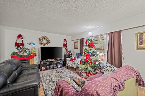 130 Heather Street, Kamloops, BC - Indoor Photo Showing Bedroom