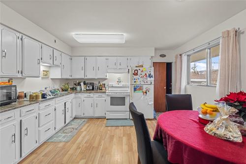 130 Heather Street, Kamloops, BC - Indoor Photo Showing Kitchen