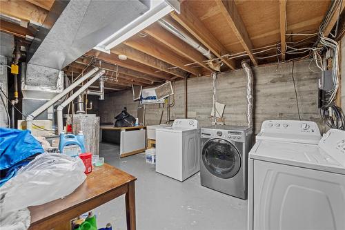 130 Heather Street, Kamloops, BC - Indoor Photo Showing Laundry Room