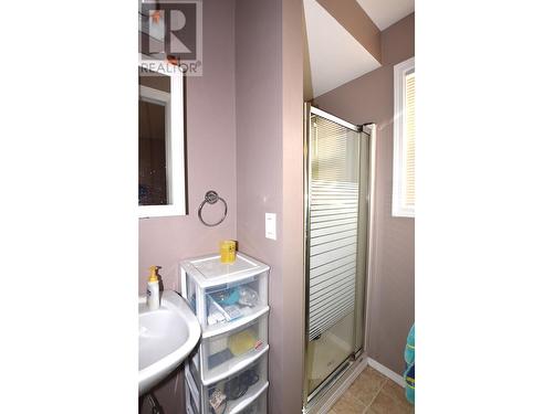 10983 Westside Road, Vernon, BC - Indoor Photo Showing Bathroom