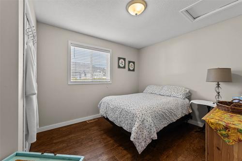 1143 Thompson Avenue, Chase, BC - Indoor Photo Showing Bedroom