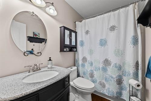 1143 Thompson Avenue, Chase, BC - Indoor Photo Showing Bathroom