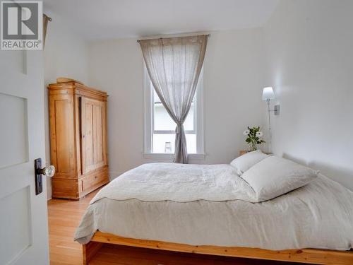 6309 Oak Street, Powell River, BC - Indoor Photo Showing Bedroom