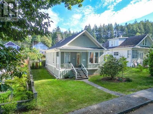 6309 Oak Street, Powell River, BC - Outdoor With Deck Patio Veranda With Facade