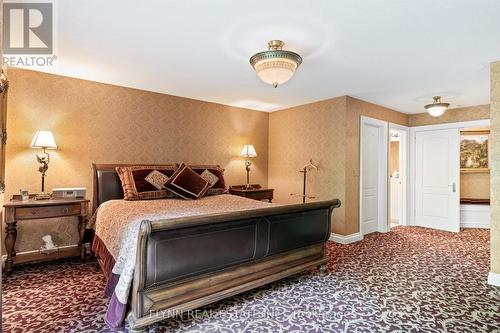 18 Park Court, Niagara-On-The-Lake, ON - Indoor Photo Showing Bedroom