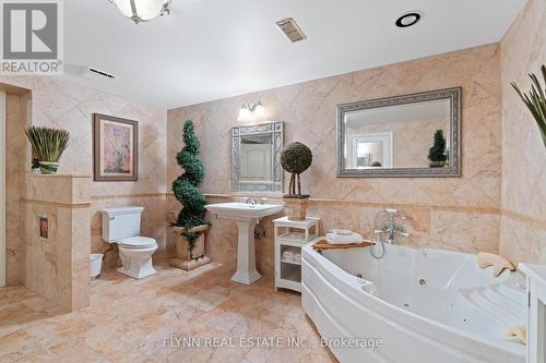 18 Park Court, Niagara-On-The-Lake, ON - Indoor Photo Showing Bathroom