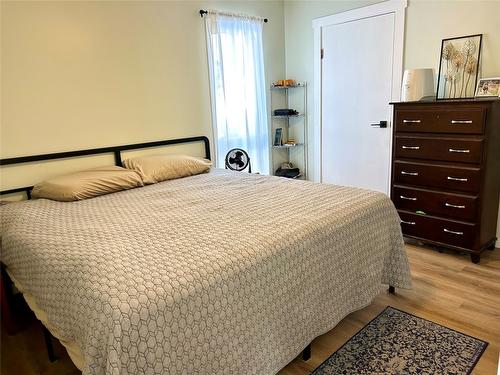 159 106Th Avenue, Kimberley, BC - Indoor Photo Showing Bedroom