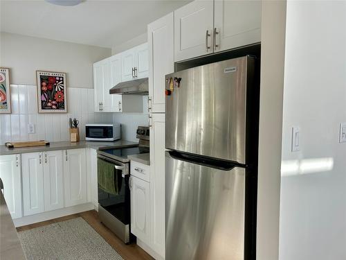 159 106Th Avenue, Kimberley, BC - Indoor Photo Showing Kitchen