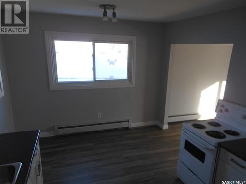 2712 7Th Avenue, Regina, SK - Indoor Photo Showing Kitchen