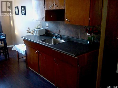 2712 7Th Avenue, Regina, SK - Indoor Photo Showing Kitchen