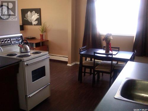 2712 7Th Avenue, Regina, SK - Indoor Photo Showing Kitchen