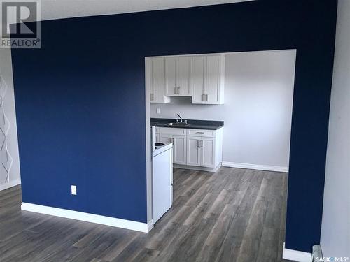 2712 7Th Avenue, Regina, SK - Indoor Photo Showing Kitchen