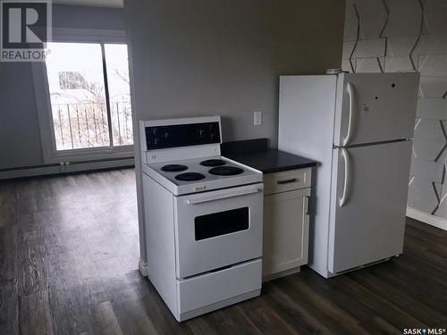 2712 7Th Avenue, Regina, SK - Indoor Photo Showing Kitchen