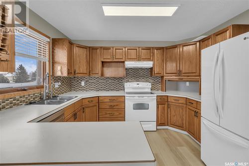 309 561 Broadway Street W, Fort Qu'Appelle, SK - Indoor Photo Showing Kitchen With Double Sink