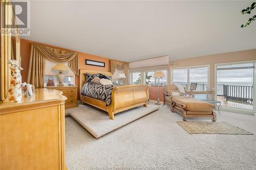 122 Cove Drive, Tecumseh, ON - Indoor Photo Showing Bedroom