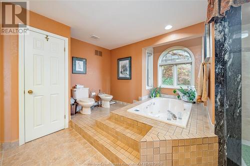 122 Cove Drive, Tecumseh, ON - Indoor Photo Showing Bathroom