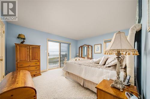 122 Cove Drive, Tecumseh, ON - Indoor Photo Showing Bedroom