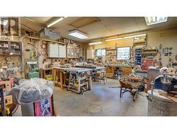 Garage/ work shop - 