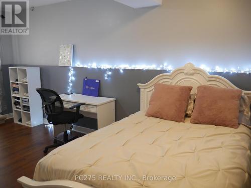 547 Ontario Street, Woodstock (Woodstock - South), ON - Indoor Photo Showing Bedroom