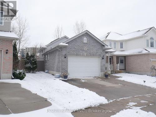 547 Ontario Street, Woodstock (Woodstock - South), ON - Outdoor With Facade