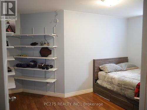 547 Ontario Street, Woodstock (Woodstock - South), ON - Indoor Photo Showing Bedroom