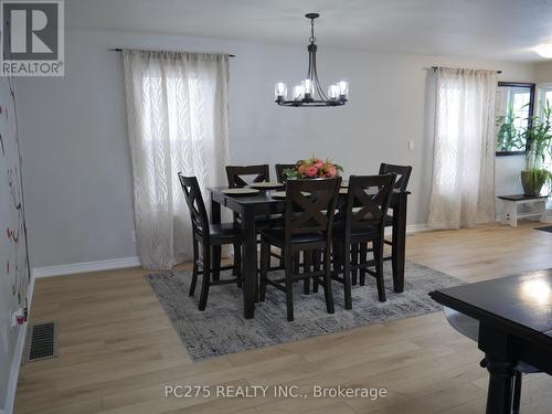 547 Ontario Street, Woodstock (Woodstock - South), ON - Indoor Photo Showing Dining Room