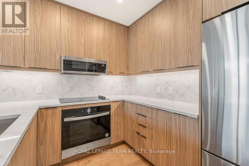 2705 - 340 Queen Street, Ottawa, ON - Indoor Photo Showing Kitchen With Upgraded Kitchen