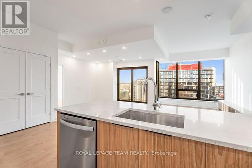 2705 - 340 Queen Street, Ottawa, ON - Indoor Photo Showing Kitchen