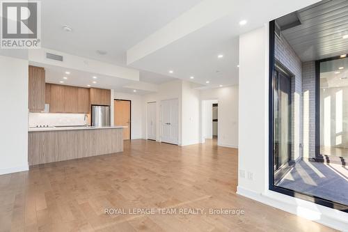 2705 - 340 Queen Street, Ottawa, ON - Indoor Photo Showing Kitchen