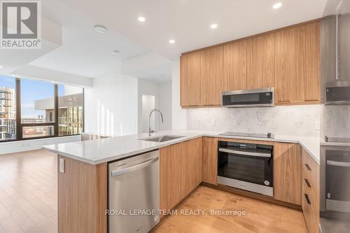 2705 - 340 Queen Street, Ottawa, ON - Indoor Photo Showing Kitchen With Upgraded Kitchen