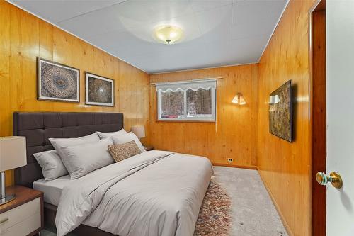 1115 Victoria Road, Revelstoke, BC - Indoor Photo Showing Bedroom