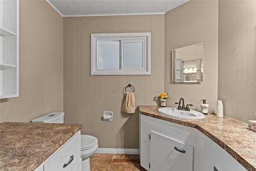 1115 Victoria Road, Revelstoke, BC - Indoor Photo Showing Bathroom