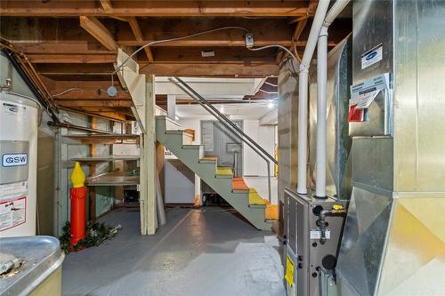 1115 Victoria Road, Revelstoke, BC - Indoor Photo Showing Basement