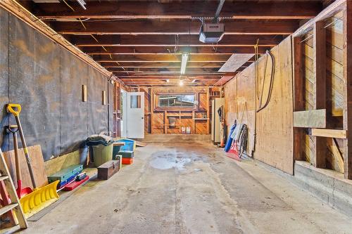 1115 Victoria Road, Revelstoke, BC - Indoor Photo Showing Basement